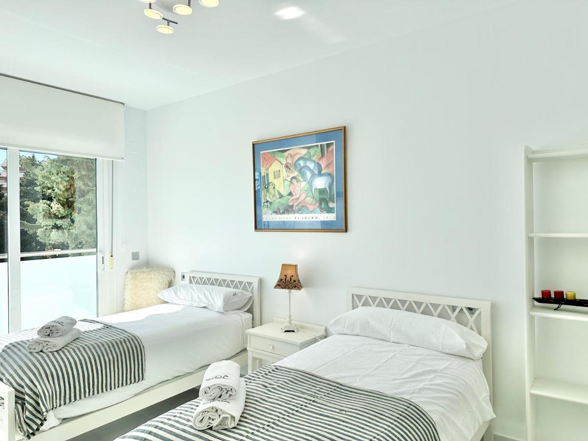 Center Of - Eaw Homes * Marbellac